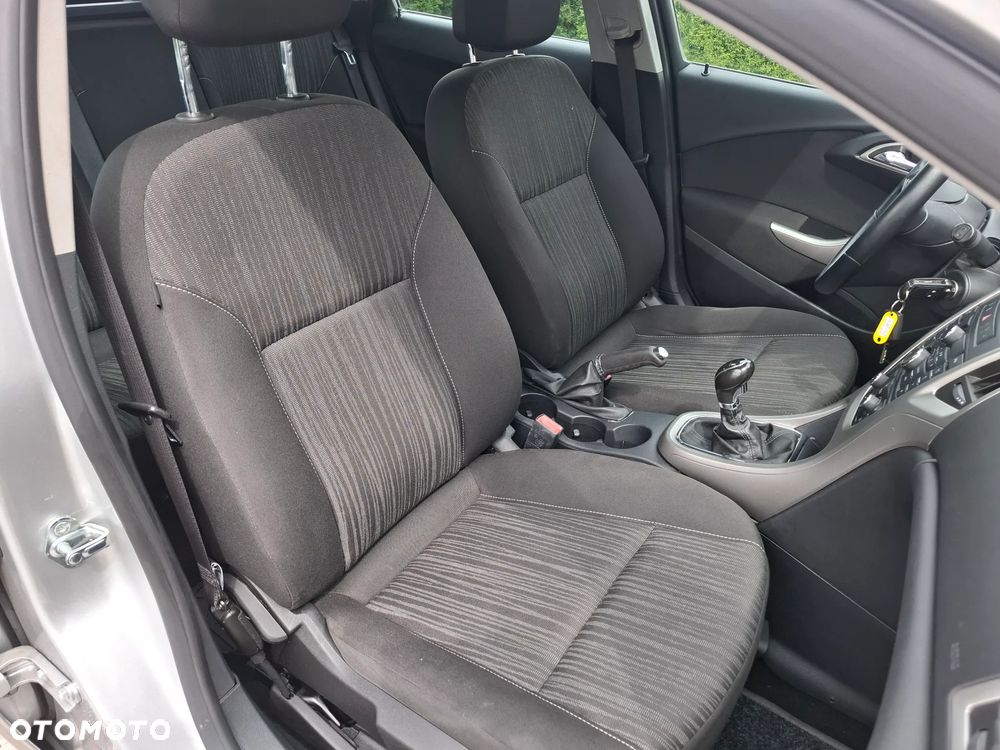 Opel Astra 1.6 Innovation - 23
