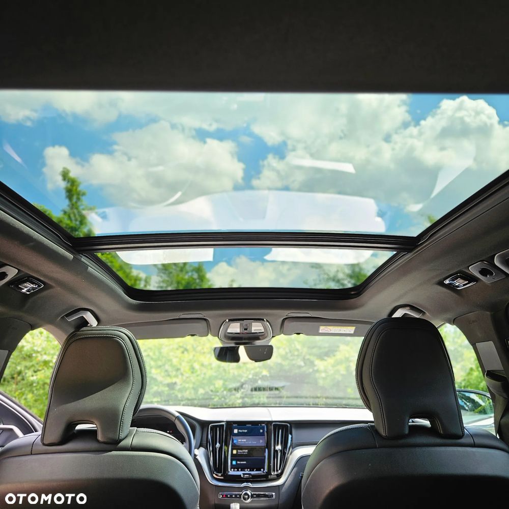 Volvo XC 60 B4 B Plus Dark - 18