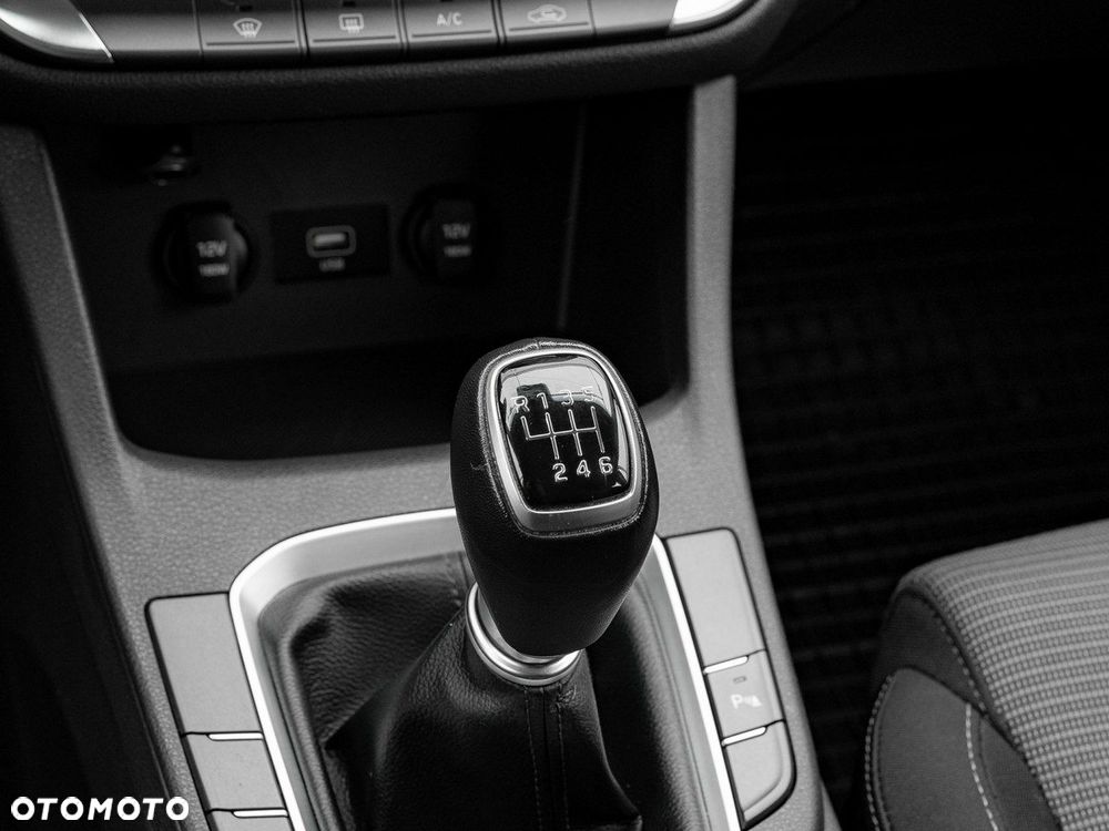 Hyundai i30 1.5 DPI Classic + - 19