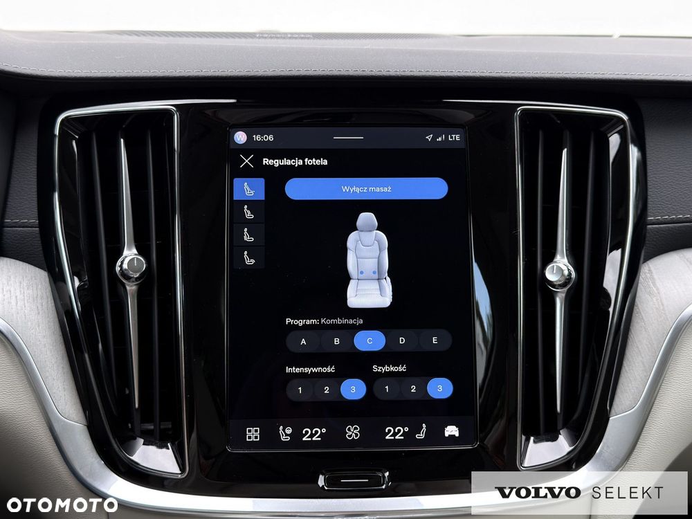 Volvo V60 Cross Country - 38