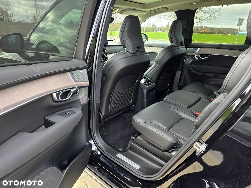 Volvo XC 90 T8 AWD Plug-In Hybrid Ultra Dark 7os - 34