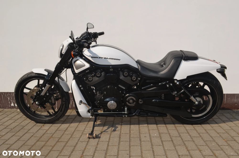 Harley-Davidson V-Rod Street Rod - 38