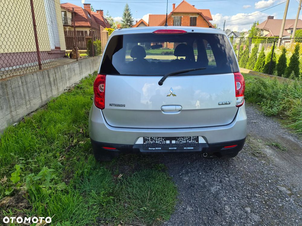 Mitsubishi Colt - 16