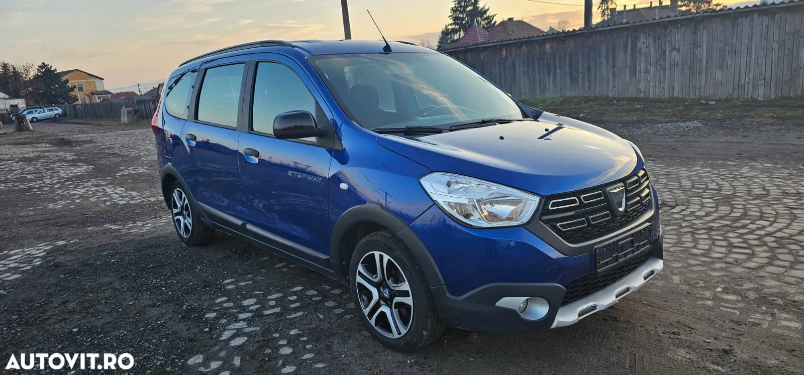 Dacia Lodgy TCe 130 GPF Stepway - 2