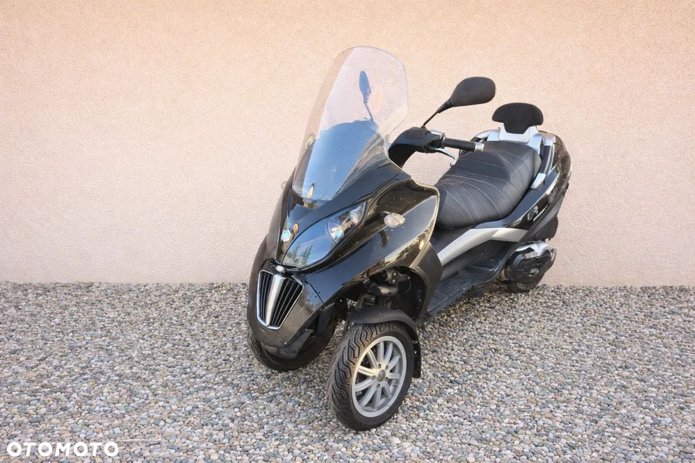 Piaggio MP-3 - 8