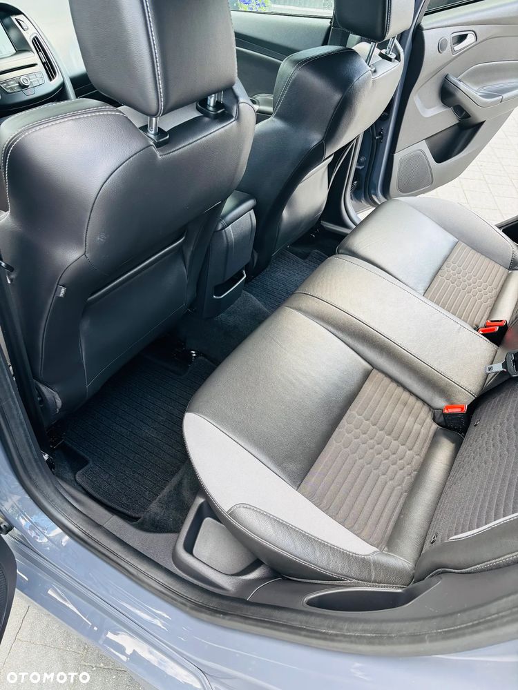 Ford Focus 2.0 TDCi ST mit Leder-Exclusiv-Paket - 22