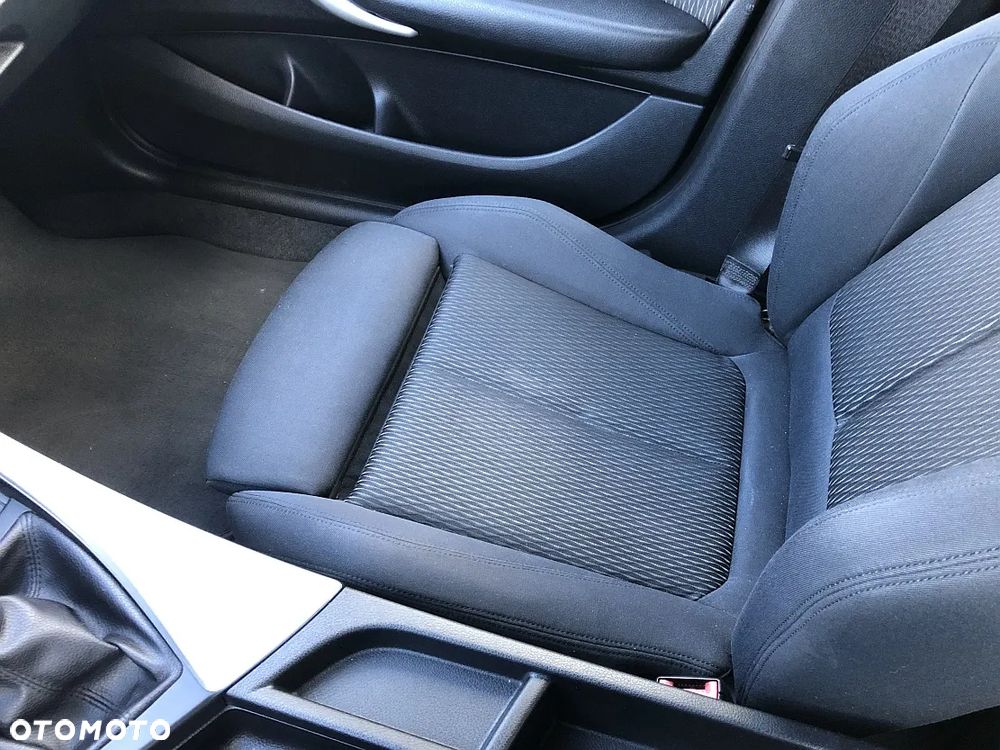 BMW Seria 1 118d DPF - 29