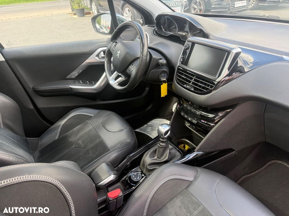 Peugeot 2008 - 8