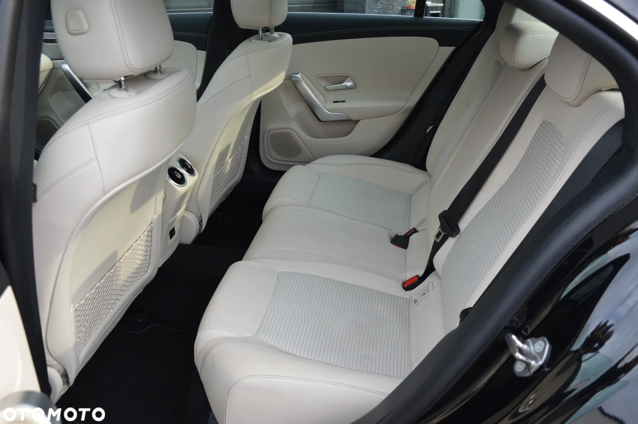 Mercedes-Benz CLA 180 7G-DCT Progressive Line Advanced - 17