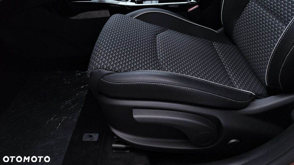 Kia Ceed - 10
