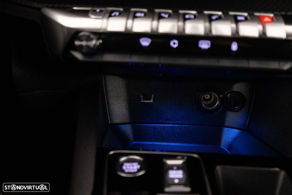 Peugeot 3008 1.6 Hybrid Allure Pack e-EAT8 - 26