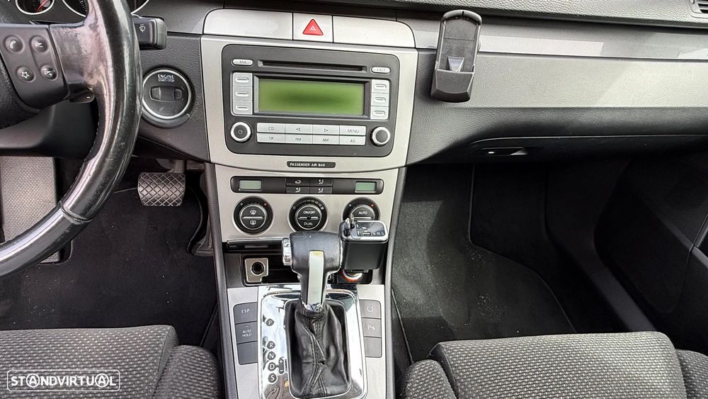 VW Passat 2.0 TDI Confortline DSG - 28