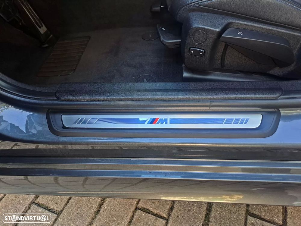 BMW 320 d Pack Desportivo M Pro Auto - 11