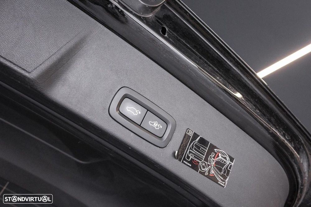 Volvo XC 40 T5 Recharge DKG Plus Dark - 32