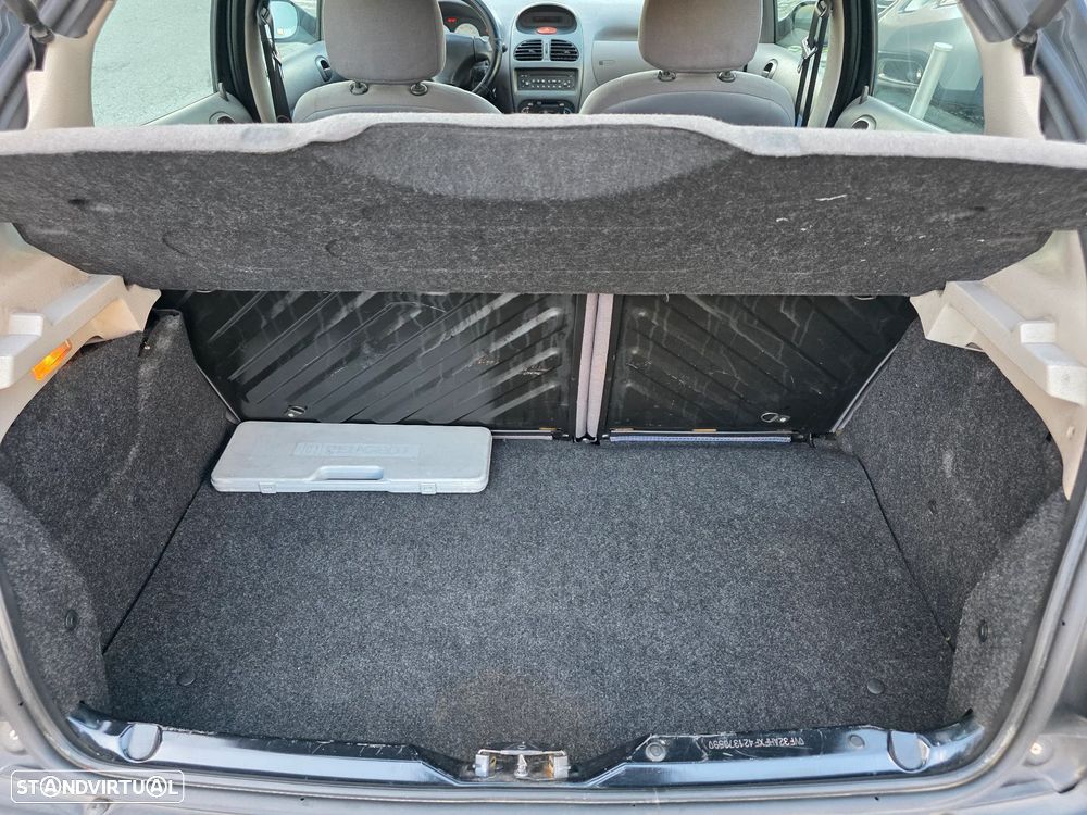 Peugeot 206 1.1 Color Line - 20