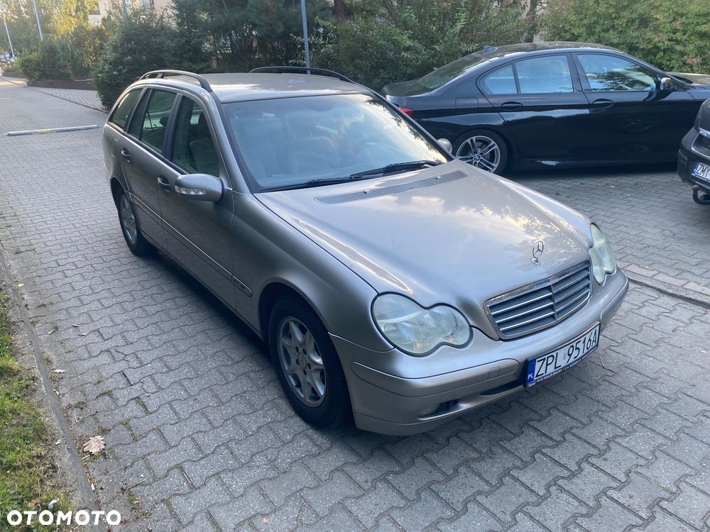 Mercedes-Benz C-Class 2003 photo 2