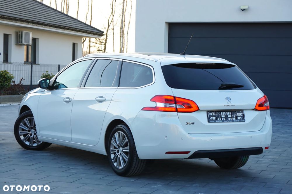 Peugeot 308 BlueHDi 130 Stop & Start Allure Business-Paket - 18