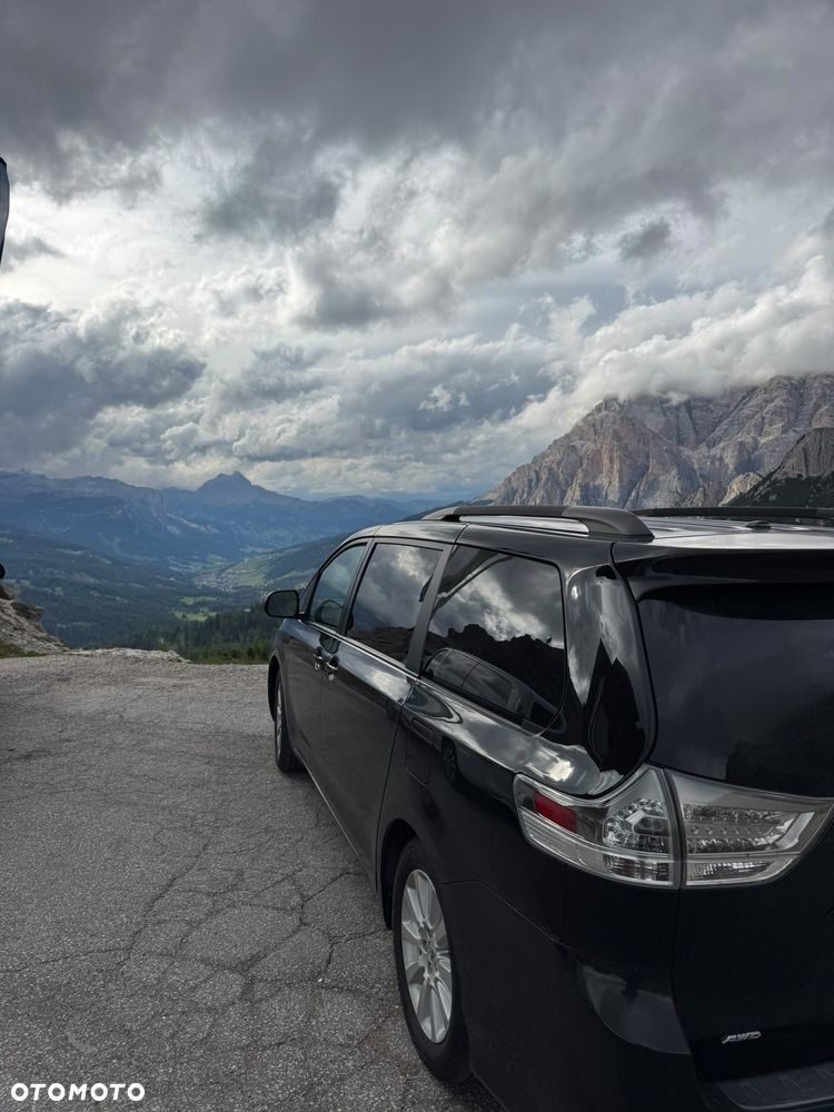 Toyota Sienna 3.5 V6 XLE AWD - 7