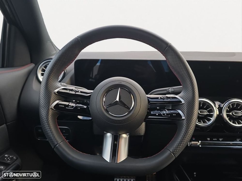 Mercedes-Benz GLA 200 - 9