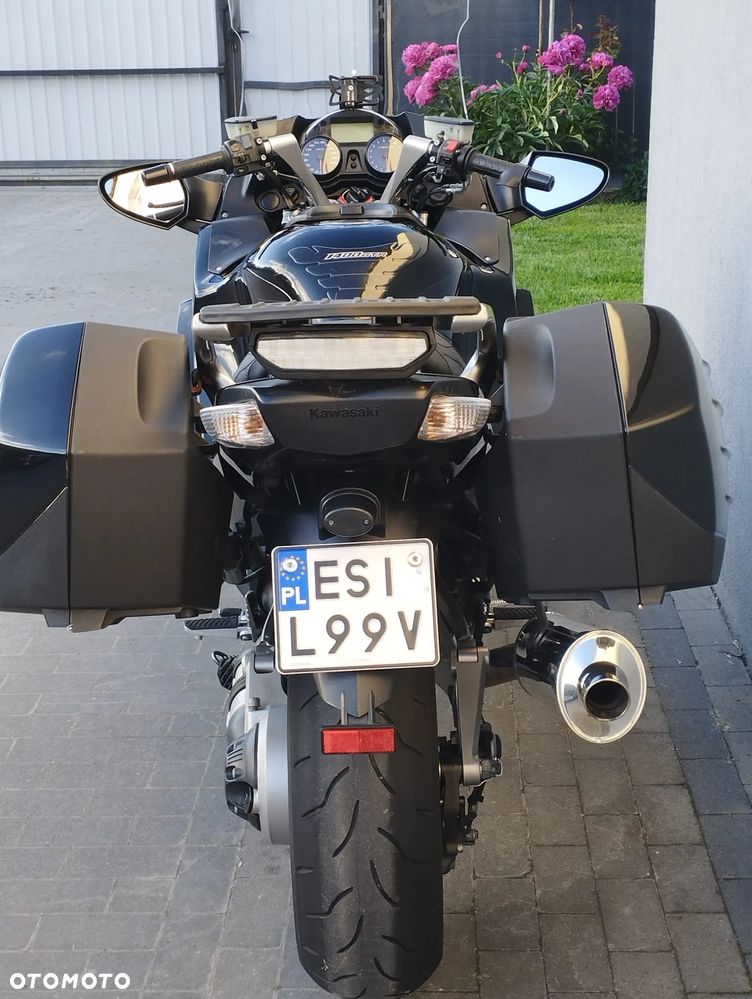 Kawasaki GTR - 5