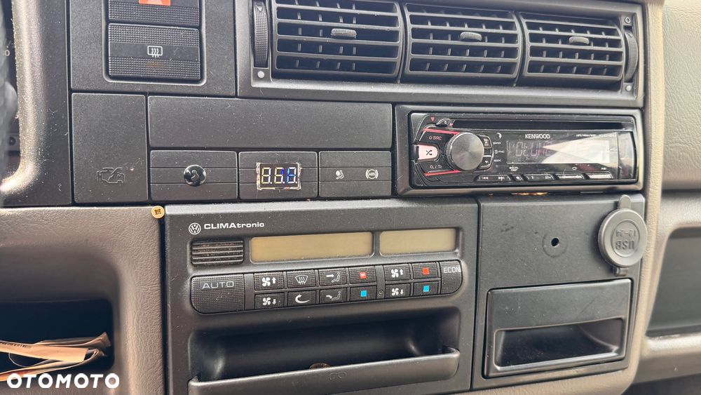 Volkswagen Multivan - 8