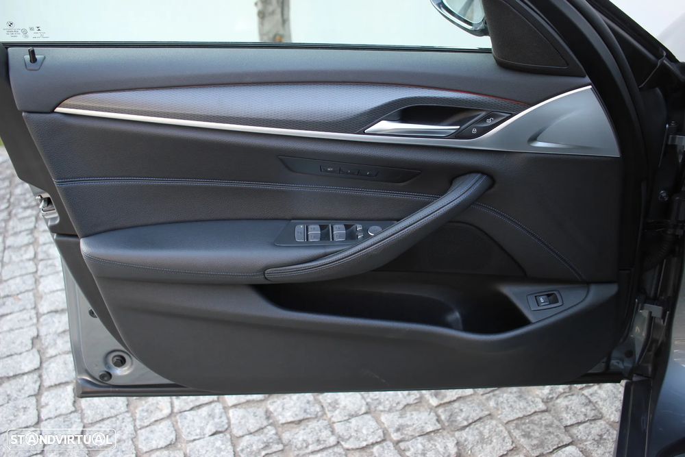 BMW 520 d Pack Desportivo M Auto - 13