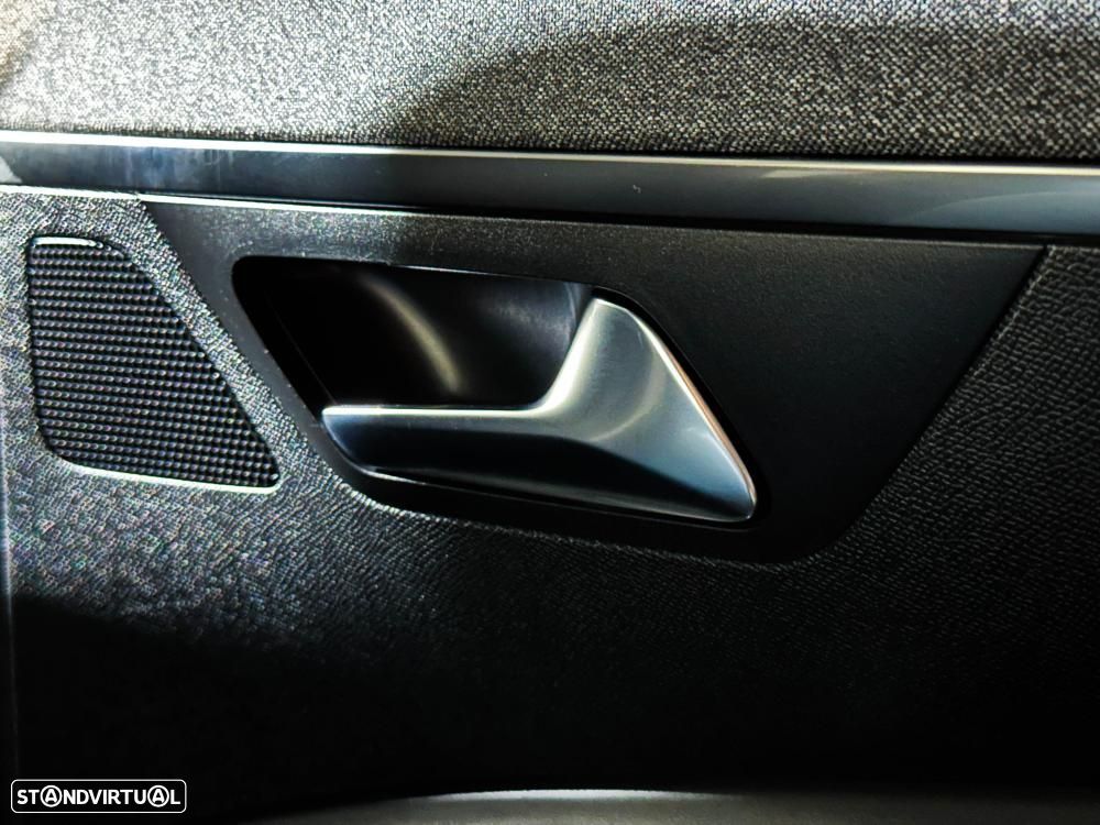 Peugeot 3008 1.6 PureTech GT EAT8 - 28