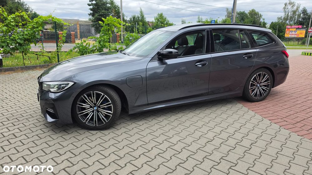 BMW Seria 3 330e M Sport - 30