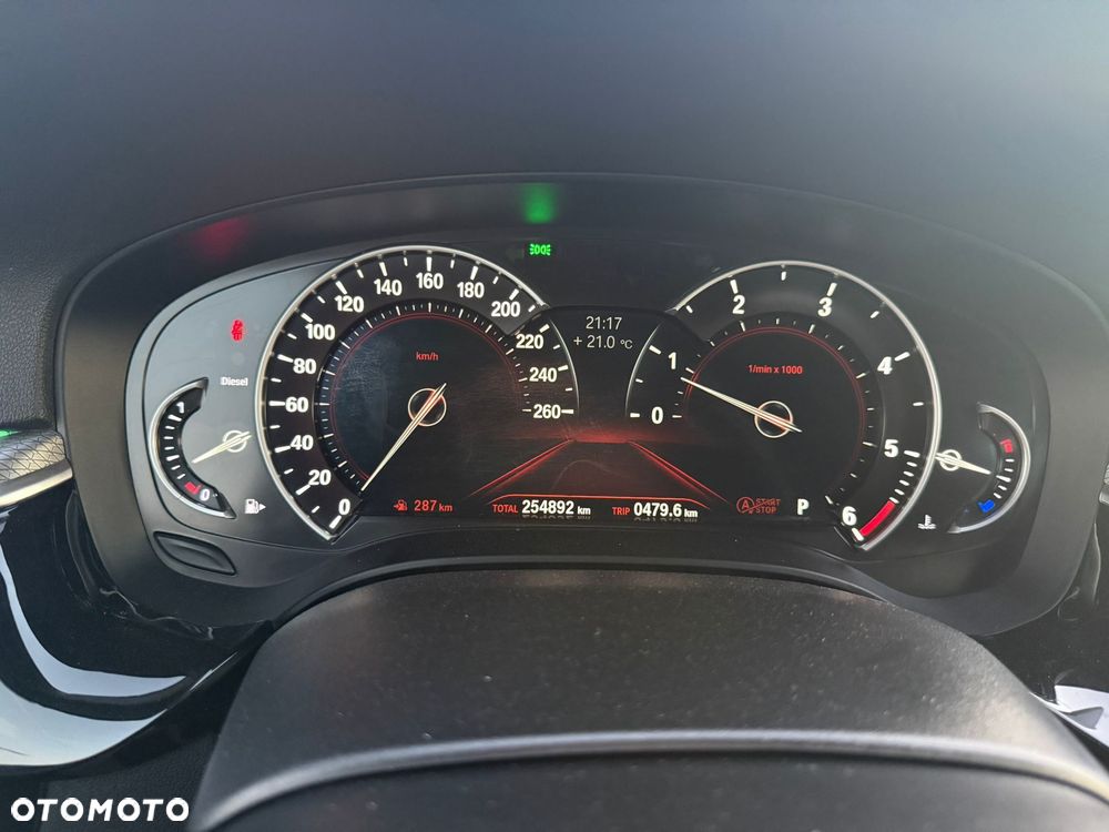 BMW Seria 5 520d xDrive - 9