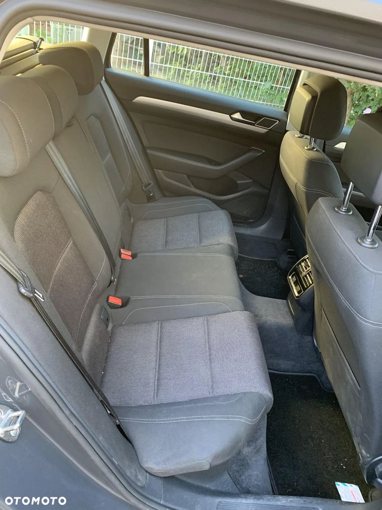 Volkswagen Passat - 10