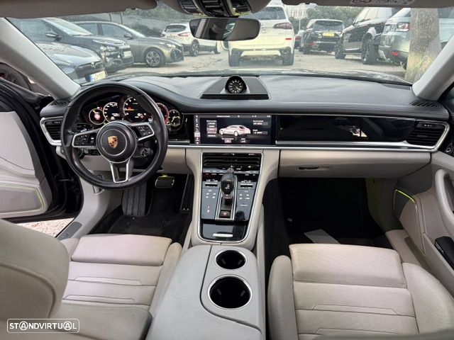 Porsche Panamera Sport Turismo - 35