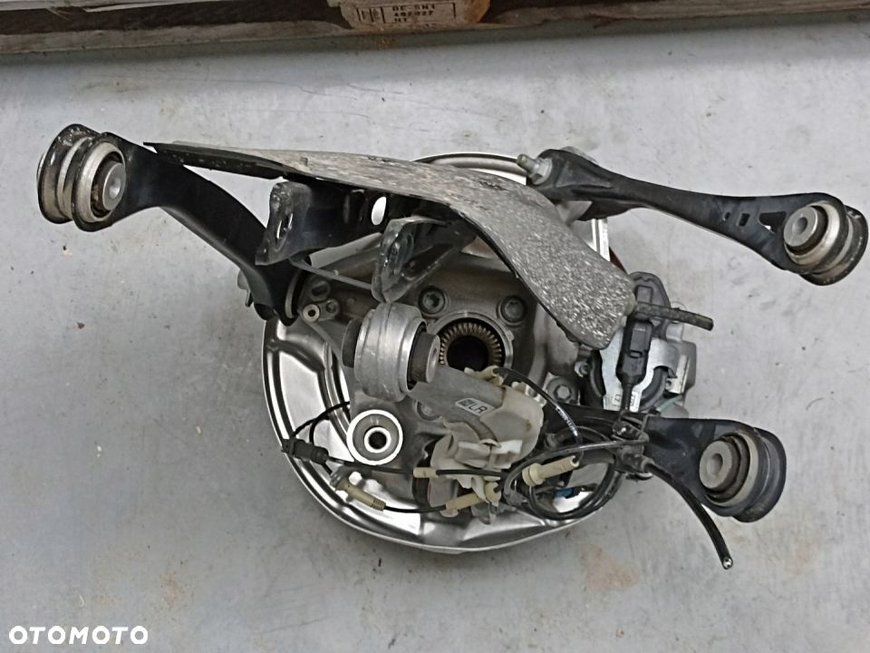 BMW G30 G31 ZWROTNICA WAHACZ PIASTA PRAWY TYŁ - 7