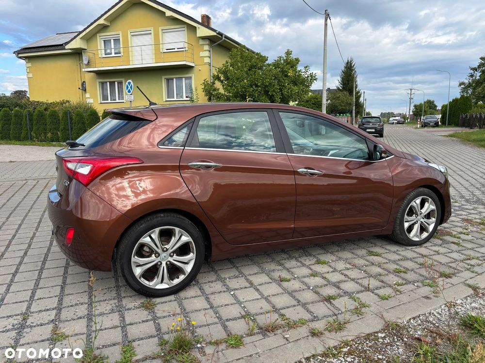 Hyundai i30 blue 1.6 CRDi Trend - 17