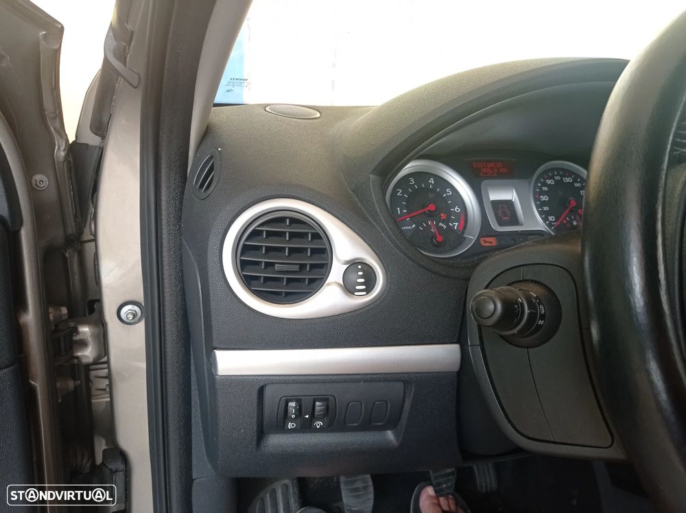 Renault Clio - 6