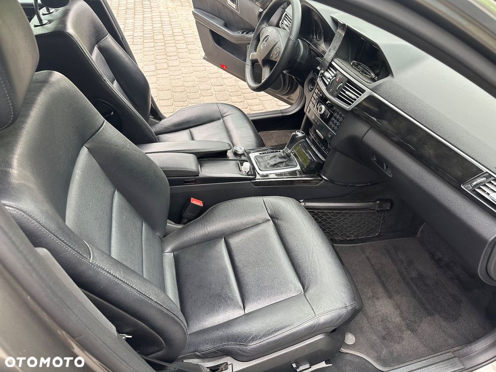 Mercedes-Benz Klasa E 220 CDI DPF BlueEFFICIENCY Automatik Avantgarde - 17