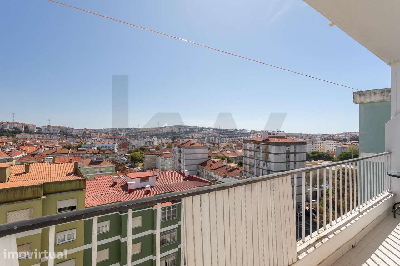 Apartamento T2 com arrecadação e elevador - Cacém/Agualva