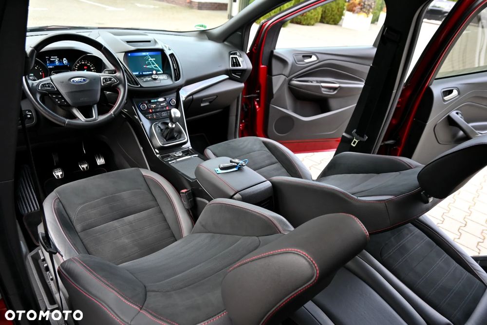Ford Kuga 2.0 TDCi 4x4 ST-Line - 31