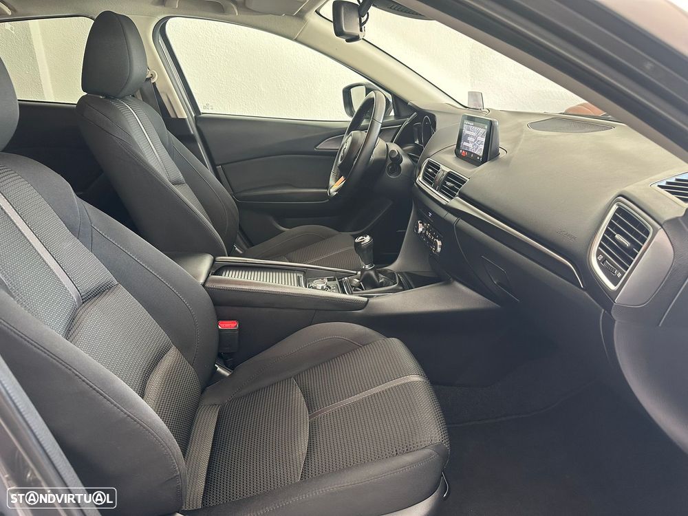 Mazda 3 Hatchback 1.5 Sky-D Excellence Navi - 29