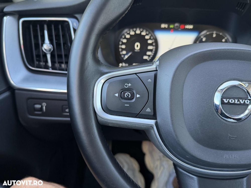 Volvo XC 60 D4 Geartronic Momentum Pro - 23