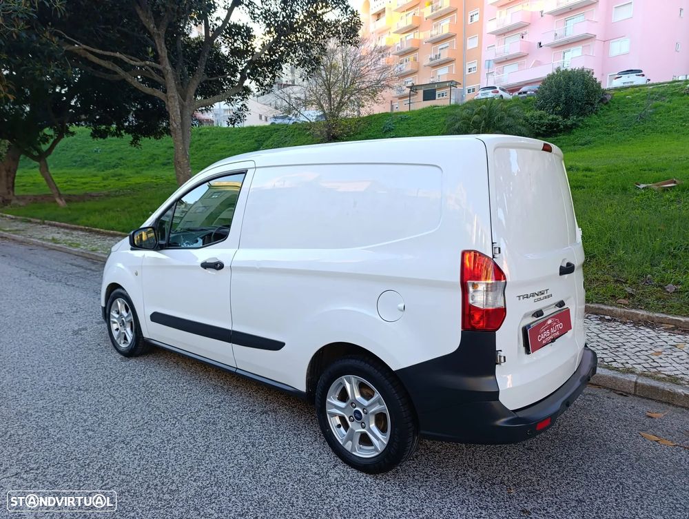 Ford Transit Courier - 9