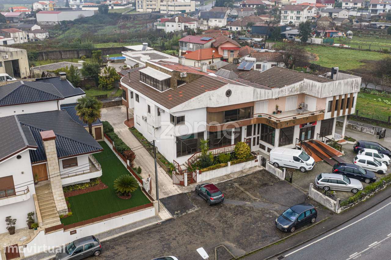Moradia (T3+T2+T2) em Paços de Ferreira! - Grande imagem: 3/38