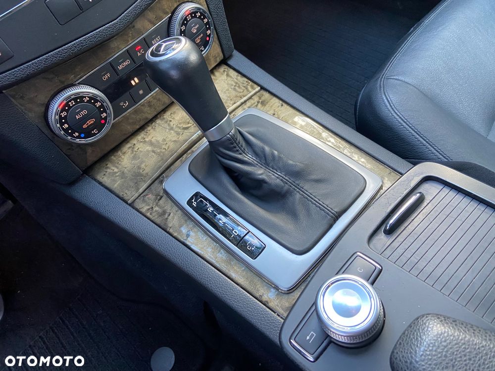 Mercedes-Benz Klasa C 280 4Matic 7G-TRONIC Avantgarde - 25