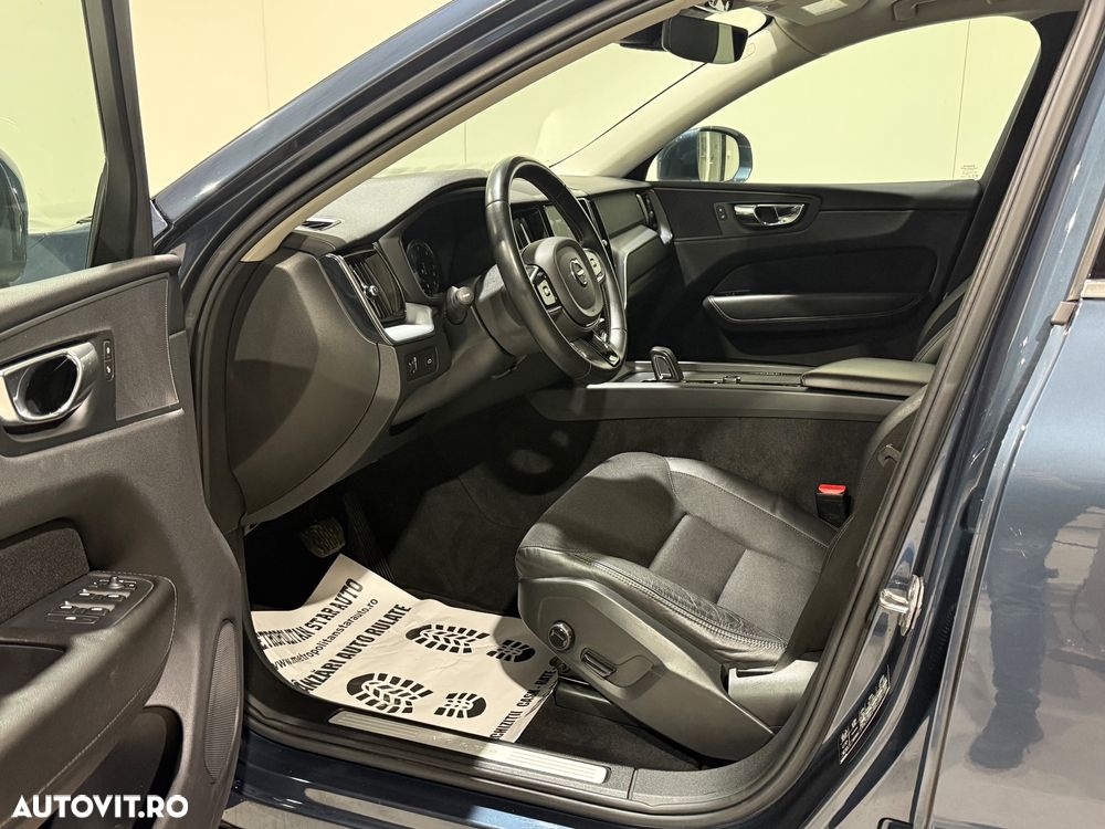 Volvo XC 60 B4 MHEV Momentum - 8