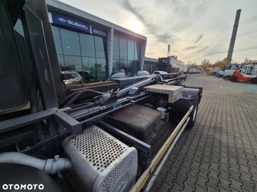 Mercedes-Benz Axor 18.33 4X4 / HAKOWIEC / PŁUG ŚNIEŻNY / SCHMIDT / BLOKADY MOSTÓW / ODRESTAUROWANY / SERWISOWANY / 1 WŁ. / UDT I TRANSPORT MOŻLIWY - 17