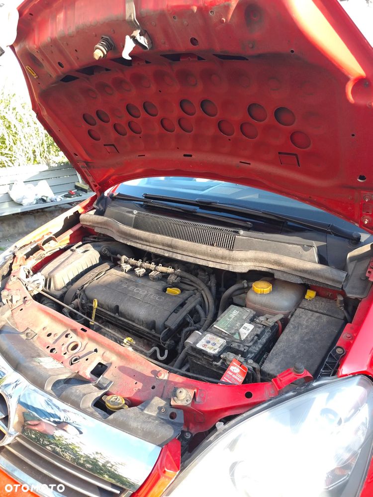Opel Zafira 1.8 - 10