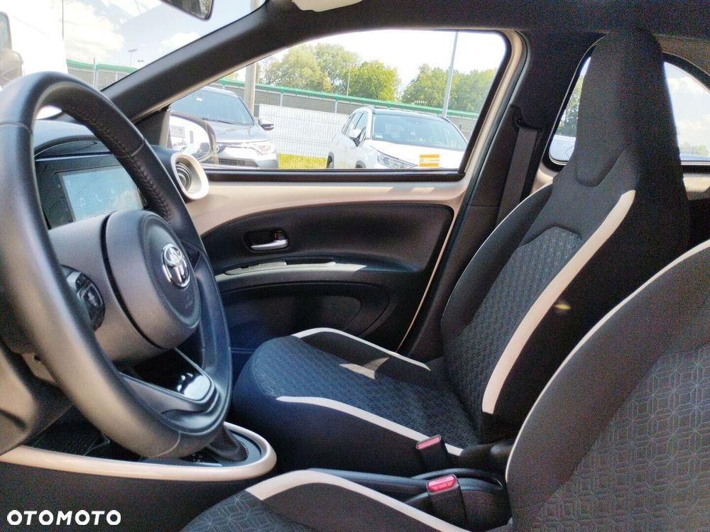 Toyota Aygo X 1.0 VVT-i Style CVT - 12
