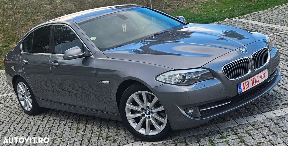 BMW Seria 5 525d xDrive AT - 2