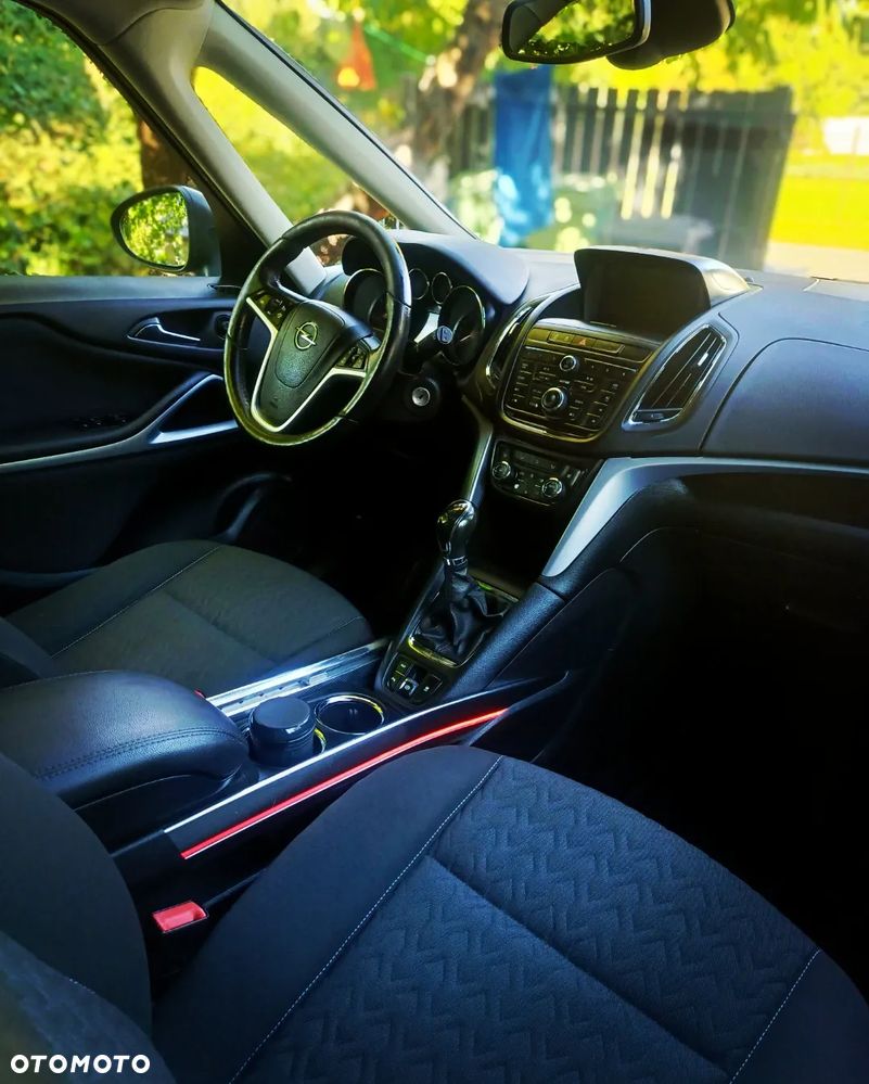 Opel Zafira - 16