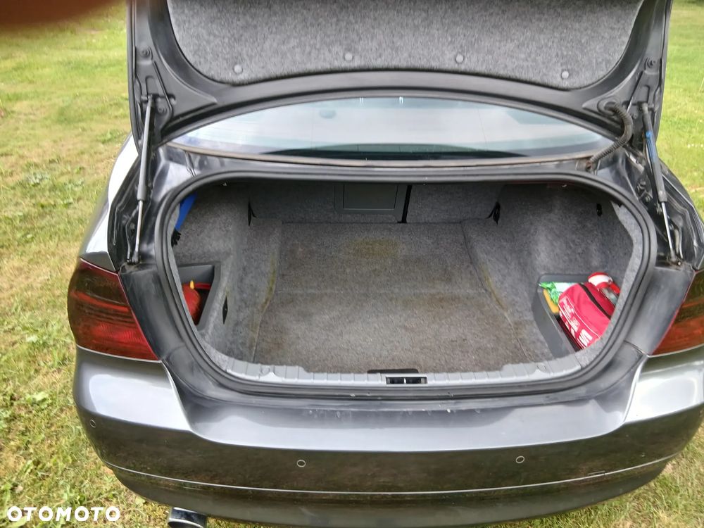 BMW Seria 3 318i - 5