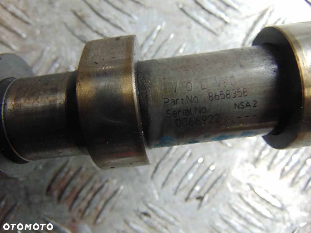 Wałki rozrządu volvo 2,4 d5 cena sztuka 8642842/8658358 - 6